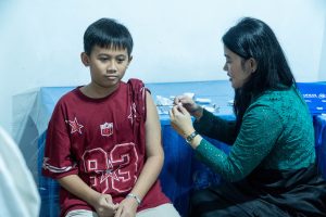 vaksin tifoid dalam kegiatan rs visindo untuk anak panti